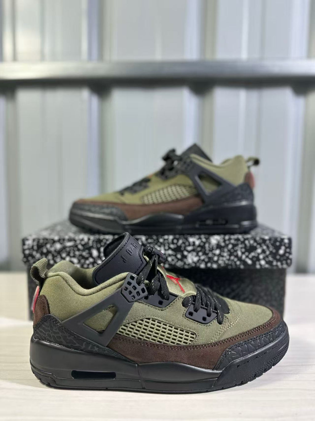 Jordan Spizike Low Trainers Green/Black IH1782-200 - product image from the listing.