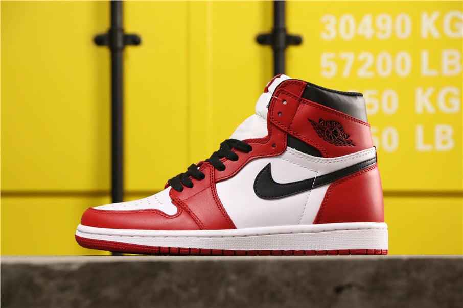 Air Jordan 1 High Chicago Sneakers Red White Black - product image from the listing.