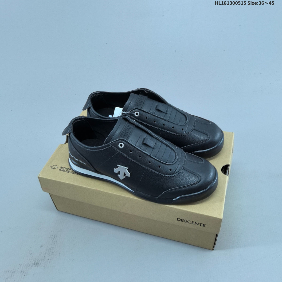 Descente Chron Tempo Slim Retro Low-Profile Trainers - product image from the listing.