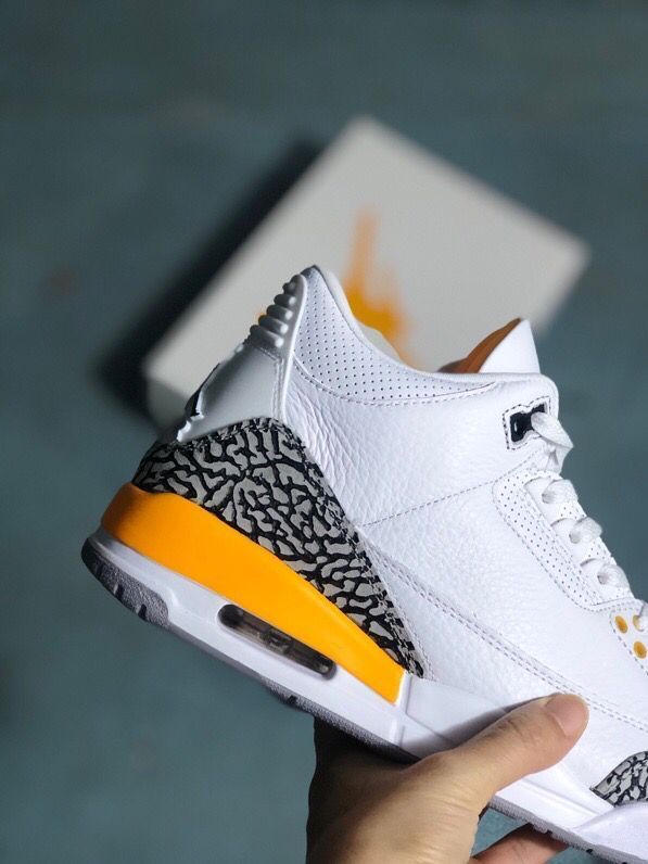 Sneakers White Orange Adult Style - Jordan 3 - product image from the listing.