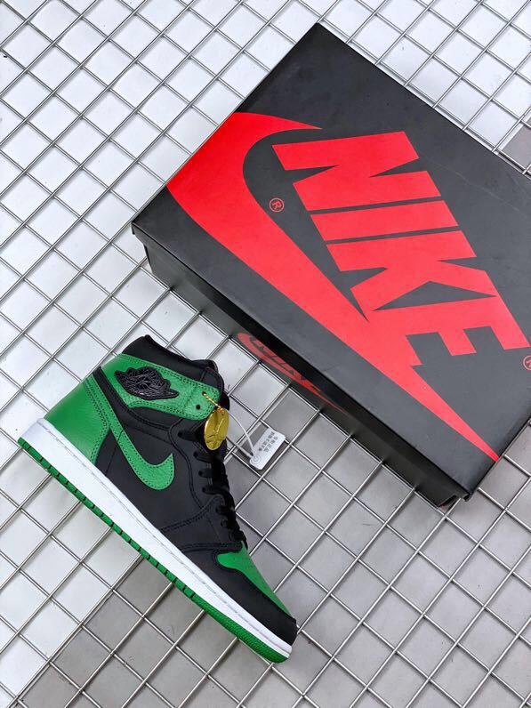 Air Jordan 1 Pine High-Top Sneakers in Green - product image from the listing.