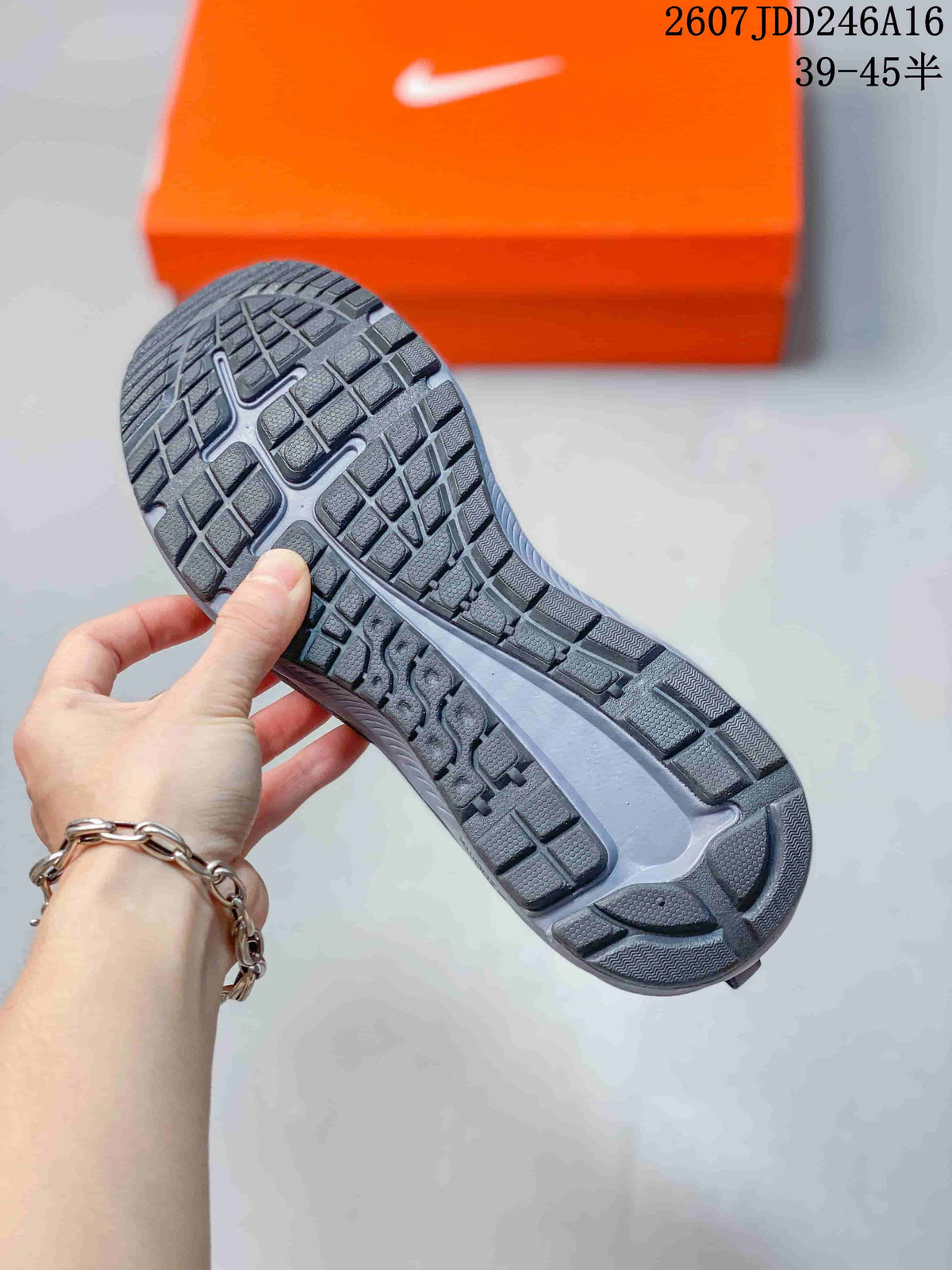 Black Nike Zoom Winflo 9X Running Shoes - product image from the listing.