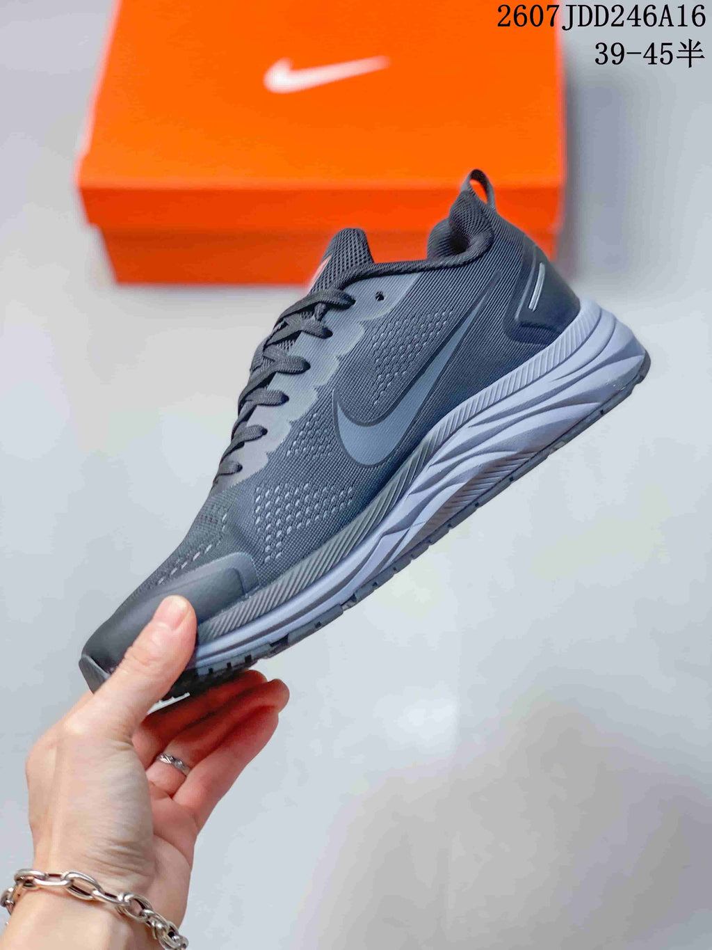Black Nike Zoom Winflo 9X Running Shoes - product image from the listing.