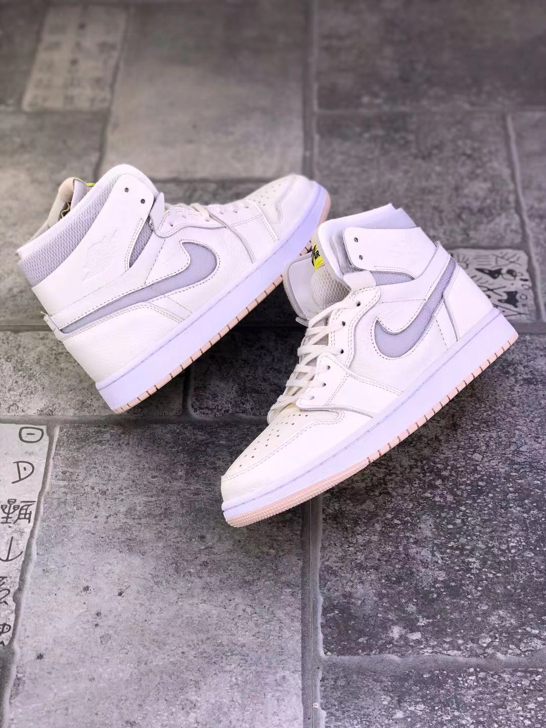 Pearl White CT0979-107 Sneakers - Nike Air Jordan 1 High - product image from the listing.