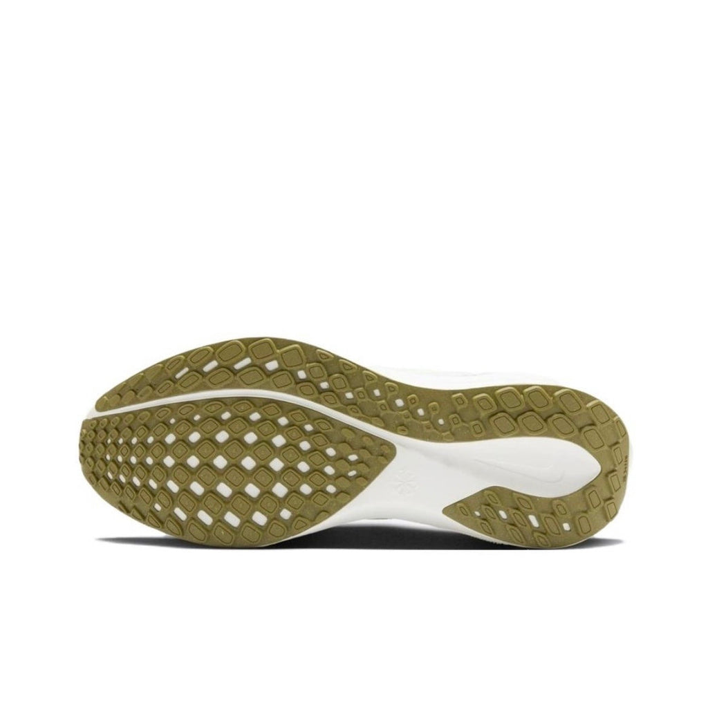 Nike Pegasus 41 Running Shoes in White and Green HQ3465-143 - product image from the listing.