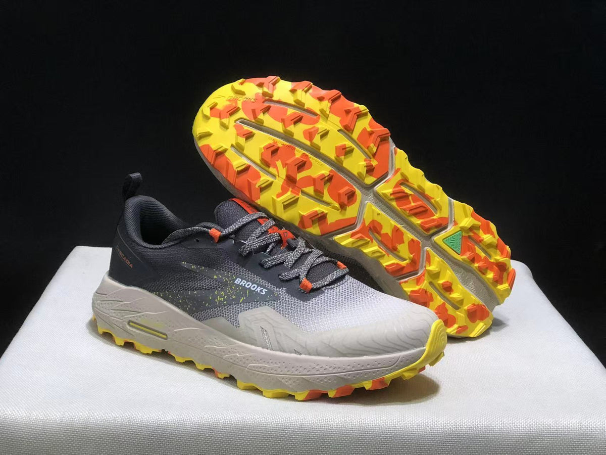 Brooks Cascadia 17 Trail Shoes for Running - product image from the listing.