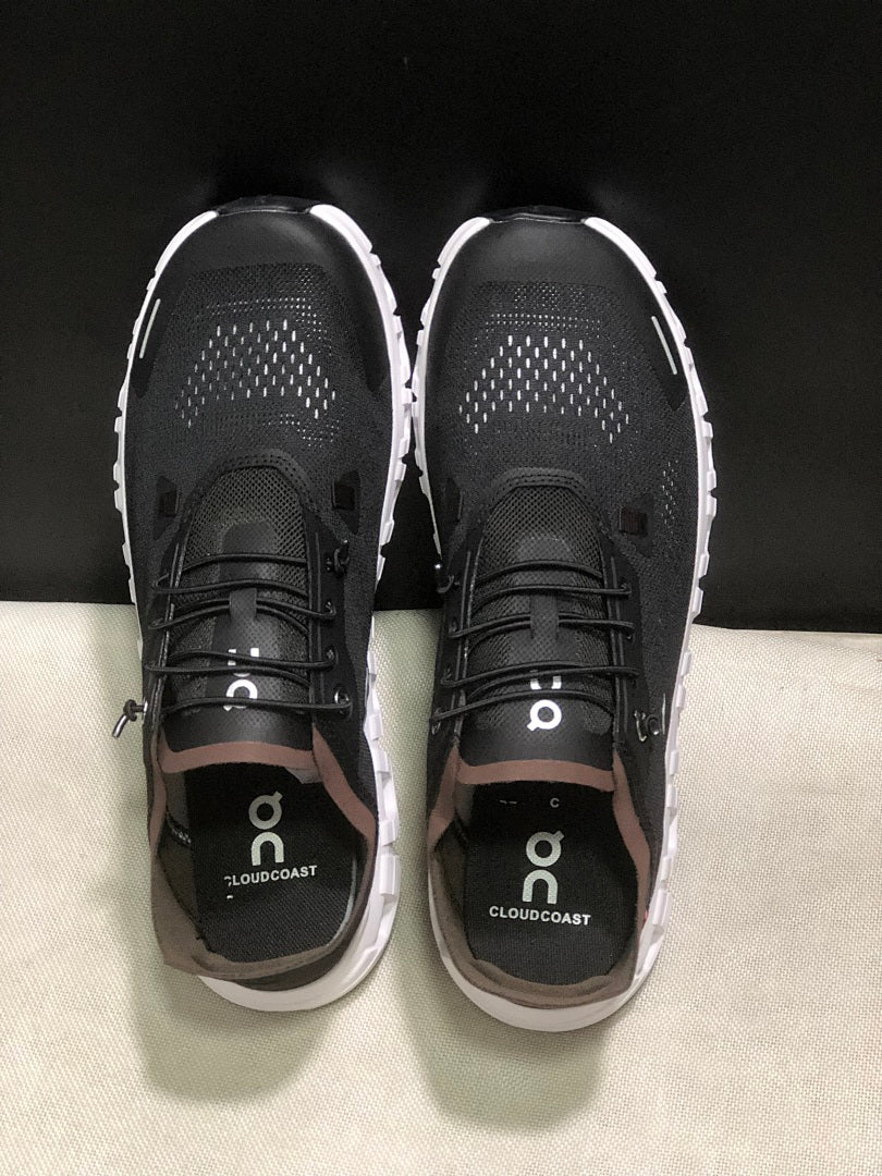 Black and Brown On Cloud 6 Coast Sneakers - product image from the listing.