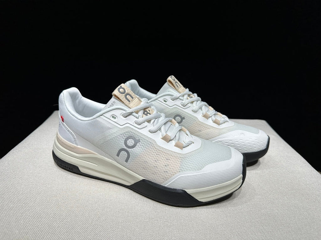 On The Roger Advantage Pro White and Beige Court Trainers - product image from the listing.