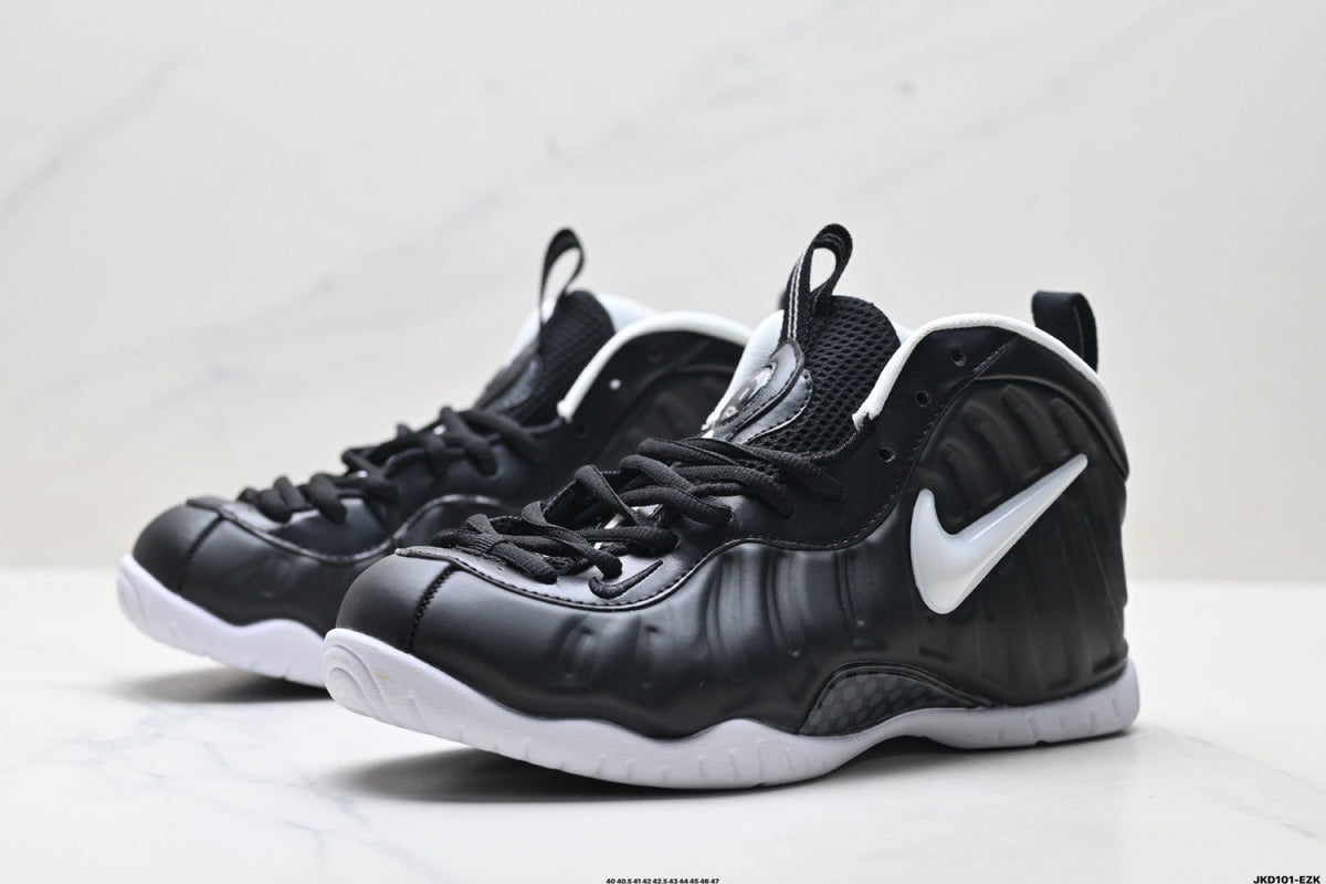 Nike Air Foamposite One Penny Hardaway Sneakers in Black White - product image from the listing.