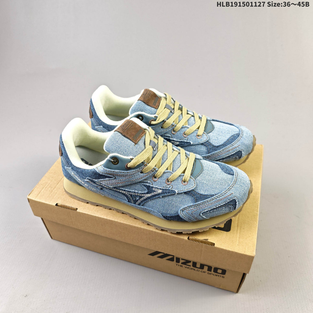 Mizuno Retro Sneakers for Running - product image from the listing.