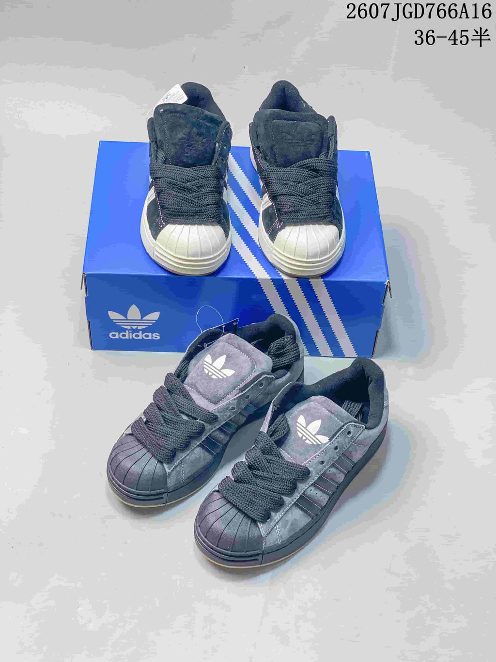 adidas Superstar Shell-Toe Trainers Black/Gray 2607JGD766A16 - product image from the listing.