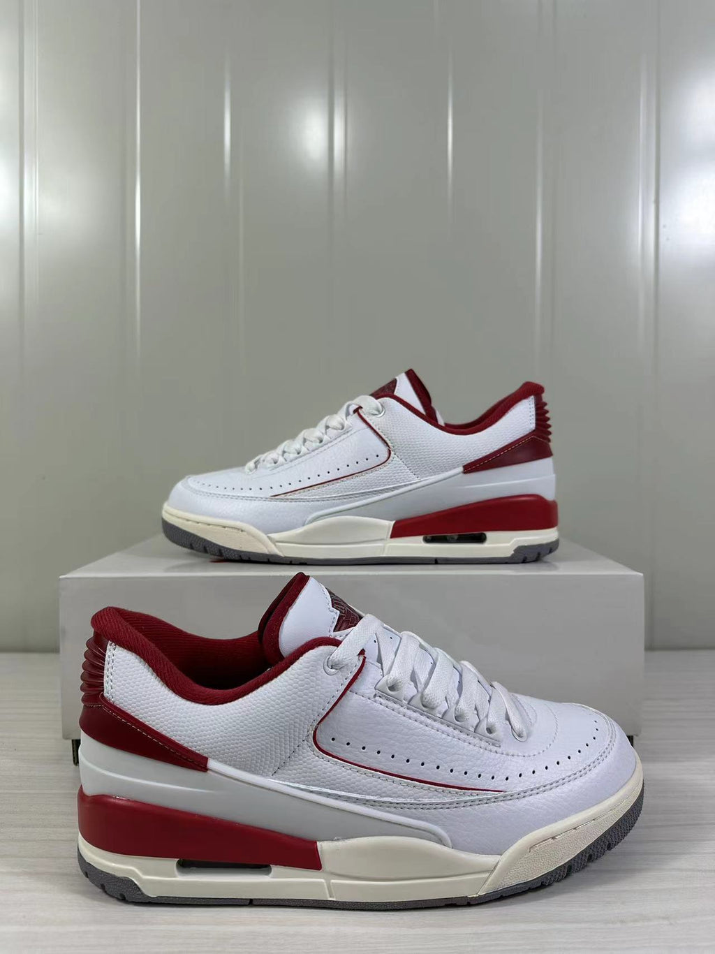 Air Jordan 2/3 Low White Varsity Red FD0383-161 - product image from the listing.