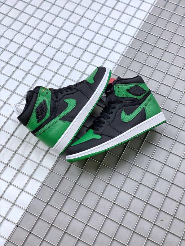 Air Jordan 1 Pine High-Top Sneakers in Green - product image from the listing.