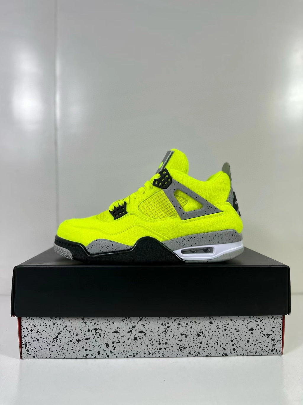 Air Jordan 4 Retro SP Yellow Grey Black Sneakers DV6773-700 - product image from the listing.