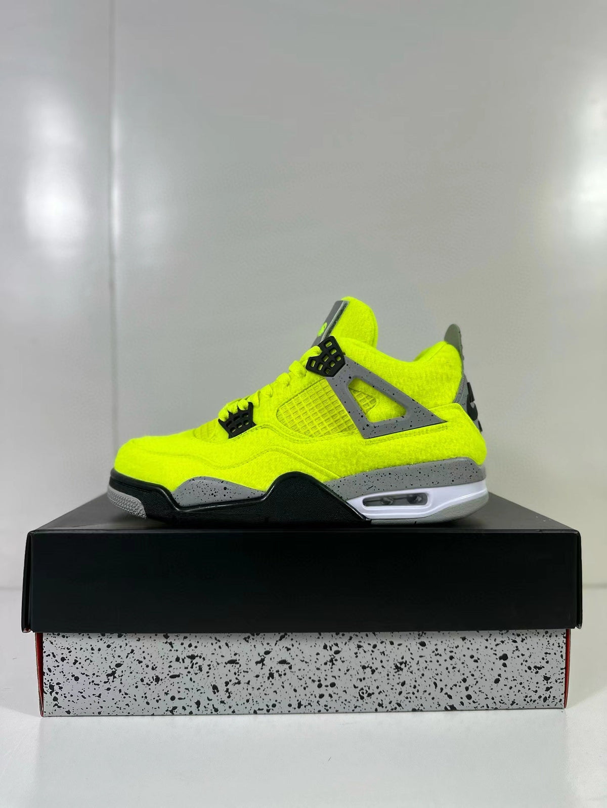 Air Jordan 4 Retro SP Yellow Grey Black Sneakers DV6773-700 - product image from the listing.