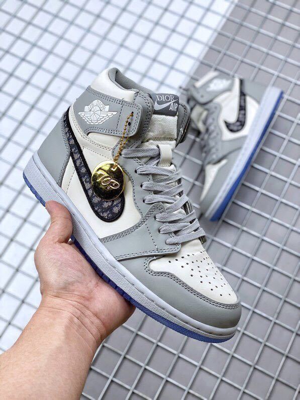 Dior x Air Jordan 1 High OG Trainers CN8607-002 - product image from the listing.