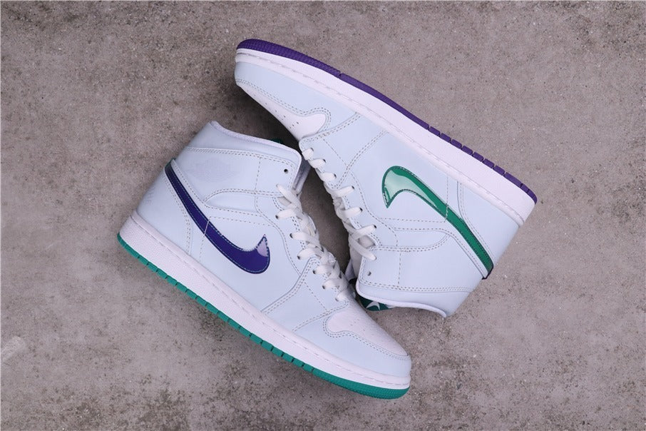 Nike Hoops Sneakers - Air Jordan 1 Mid SE CW5853-100 - product image from the listing.