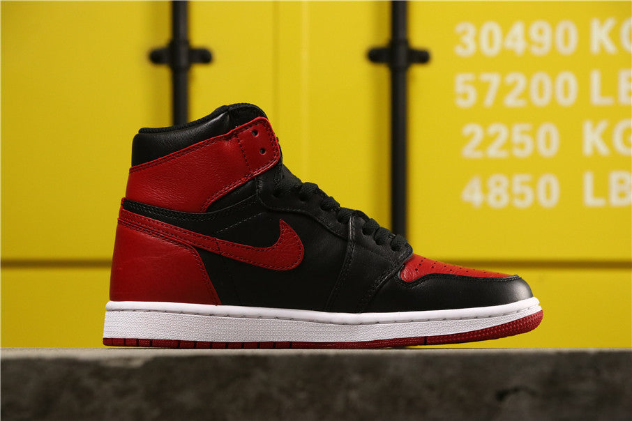 Air Jordan 1 High Banned in Black Red 555088-001 - product image from the listing.