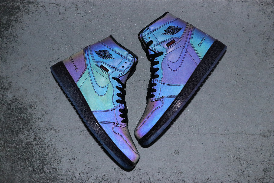 R2T Sneakers - Air Jordan 1 High Zoom BV0006-900 - product image from the listing.