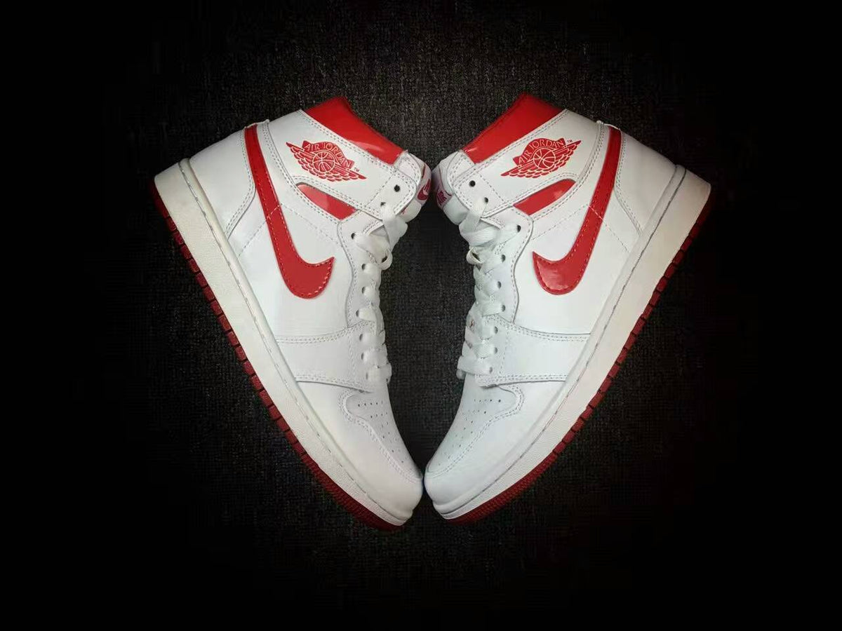 Nike Air Jordan 1 High Sneakers in White Red - product image from the listing.