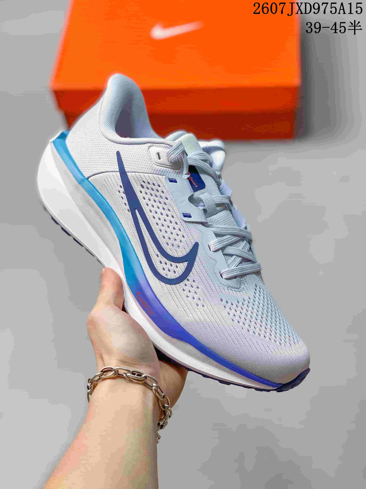 Nike Quest 6 Low-Top Sneakers for Running - product image from the listing.
