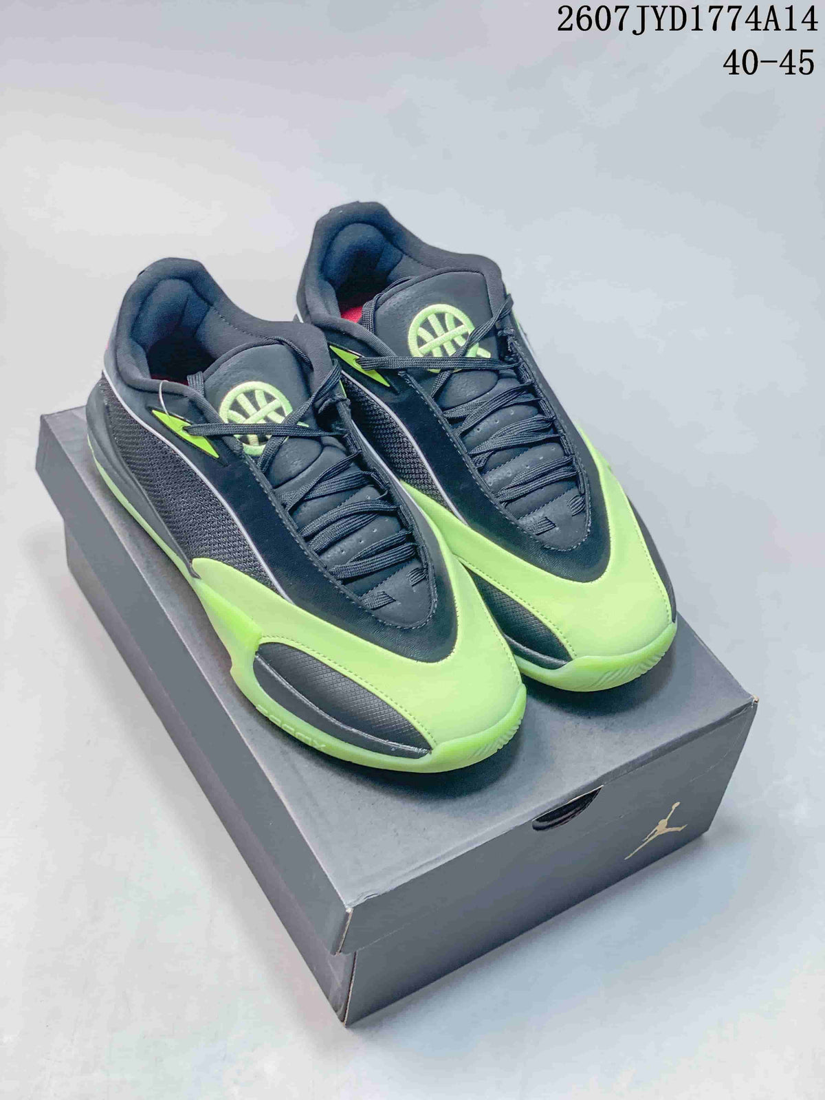 Jordan Triangle Basketball Footwear 07JYD1774A14 - product image from the listing.