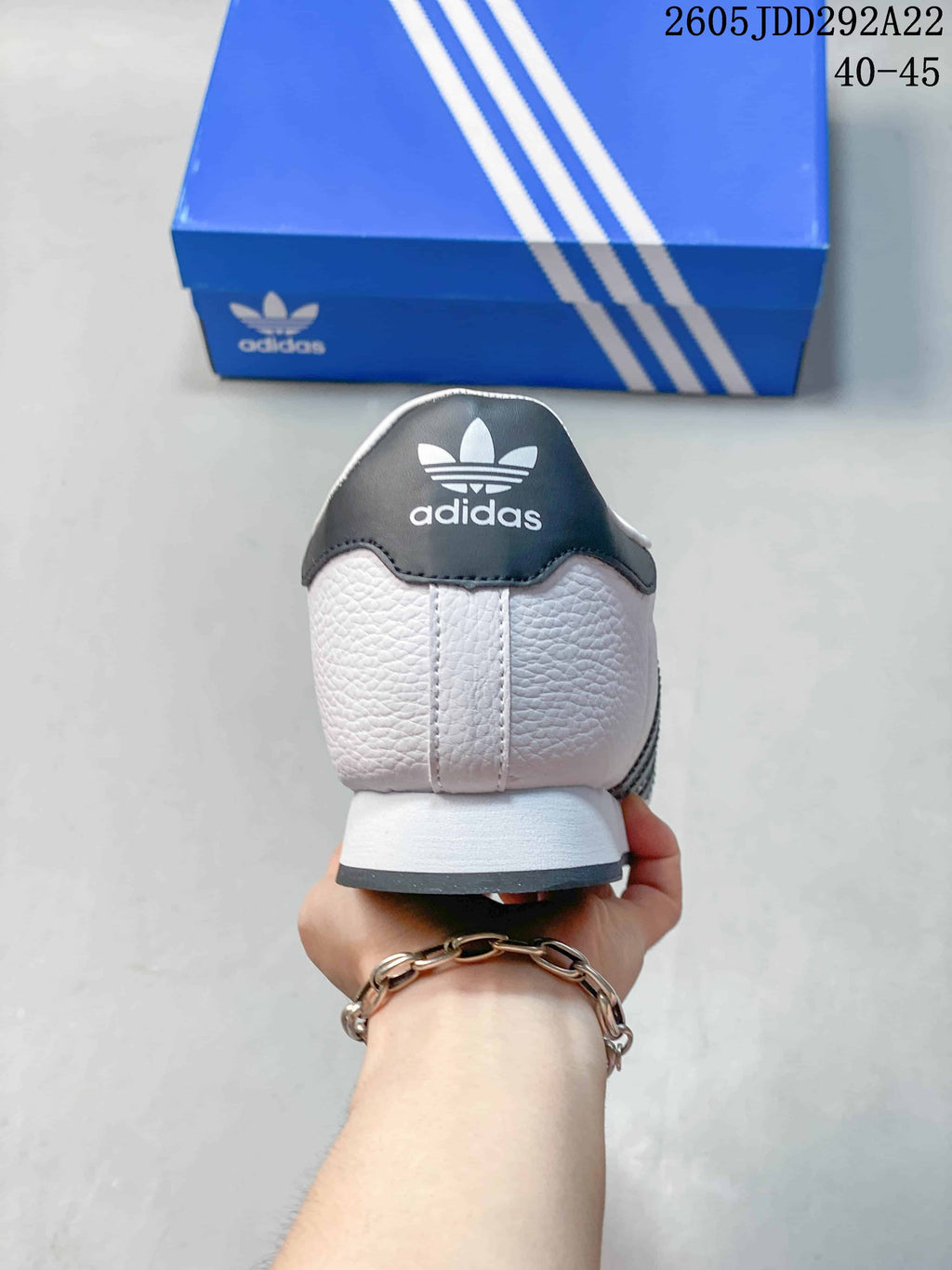 adidas Originals Samoa Trainers White Black 675033 - product image from the listing.