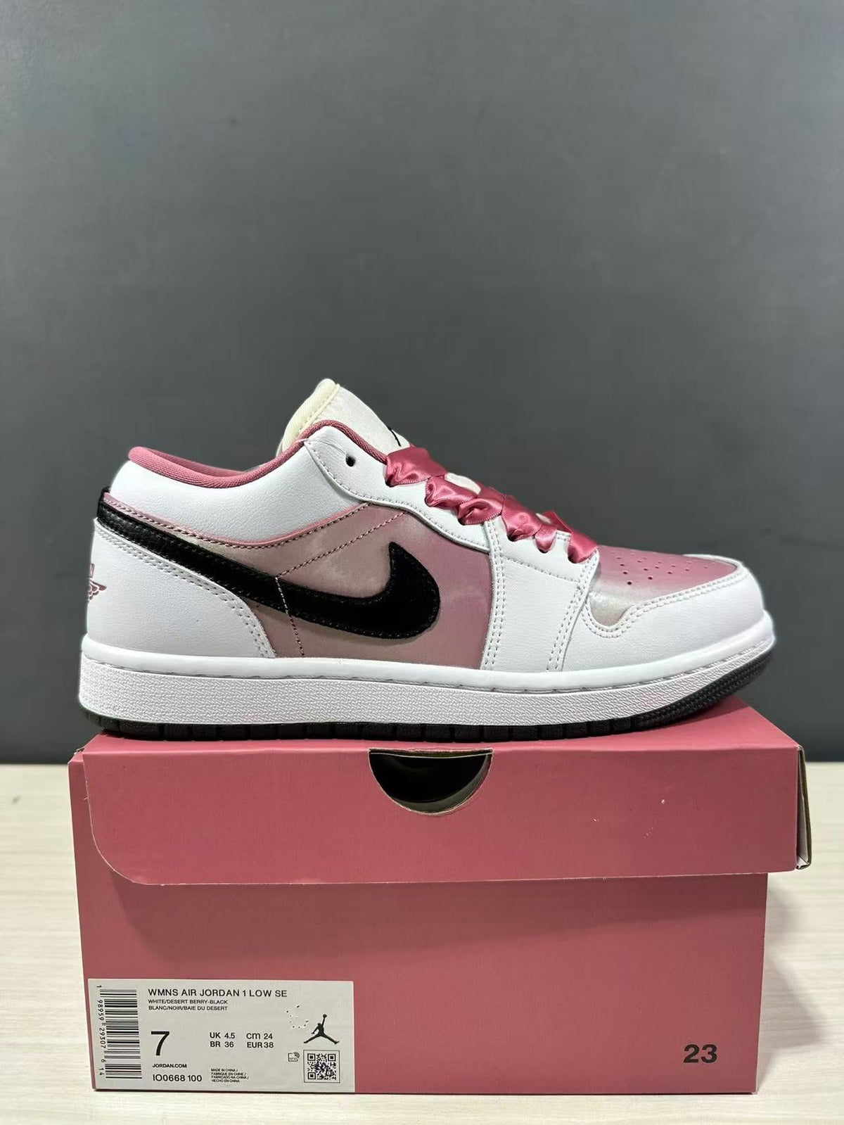 Air Jordan 1 Low SE Pink White Sneakers LO0668-100 - product image from the listing.