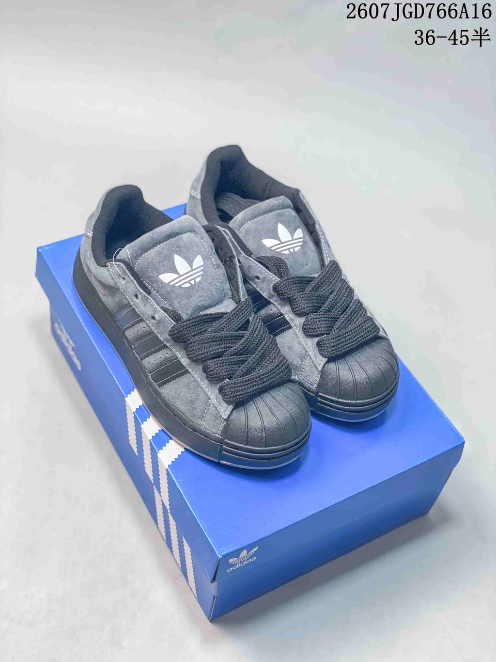 adidas Superstar Shell-Toe Trainers Black/Gray 2607JGD766A16 - product image from the listing.
