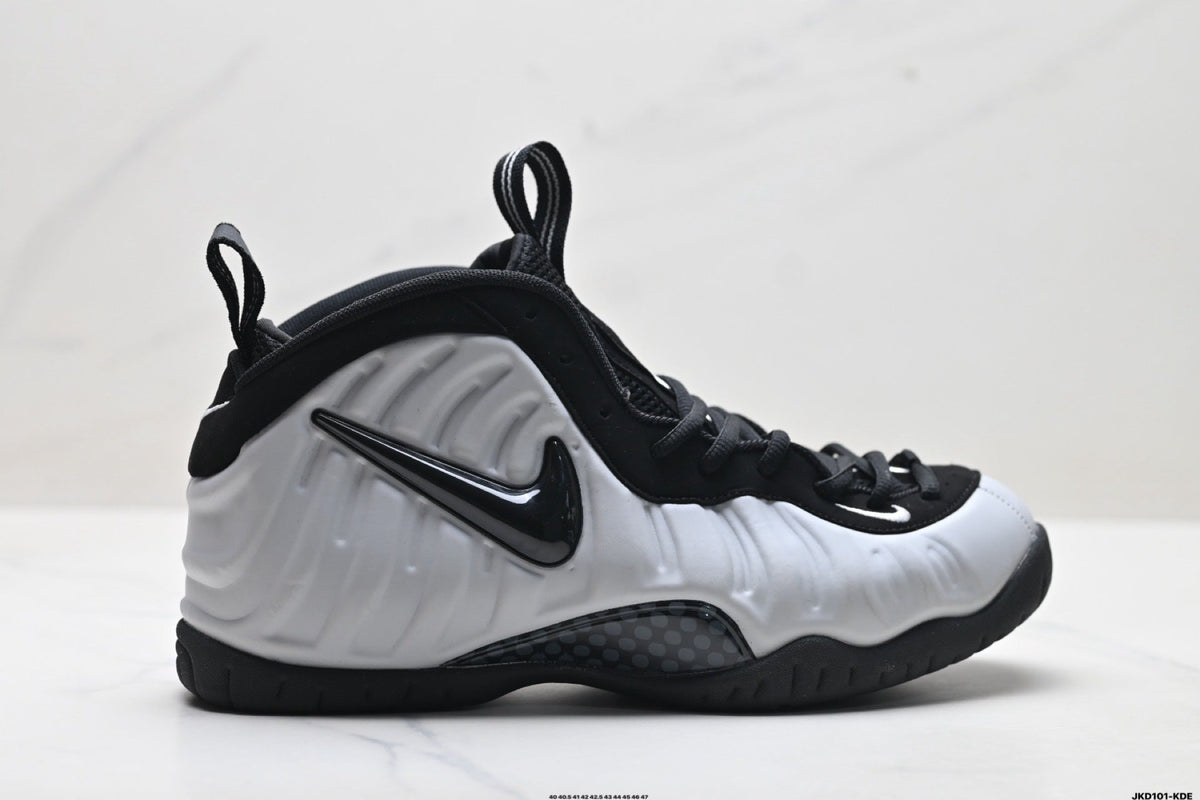 Nike Air Foamposite One Penny Hardaway Black White Trainers - product image from the listing.