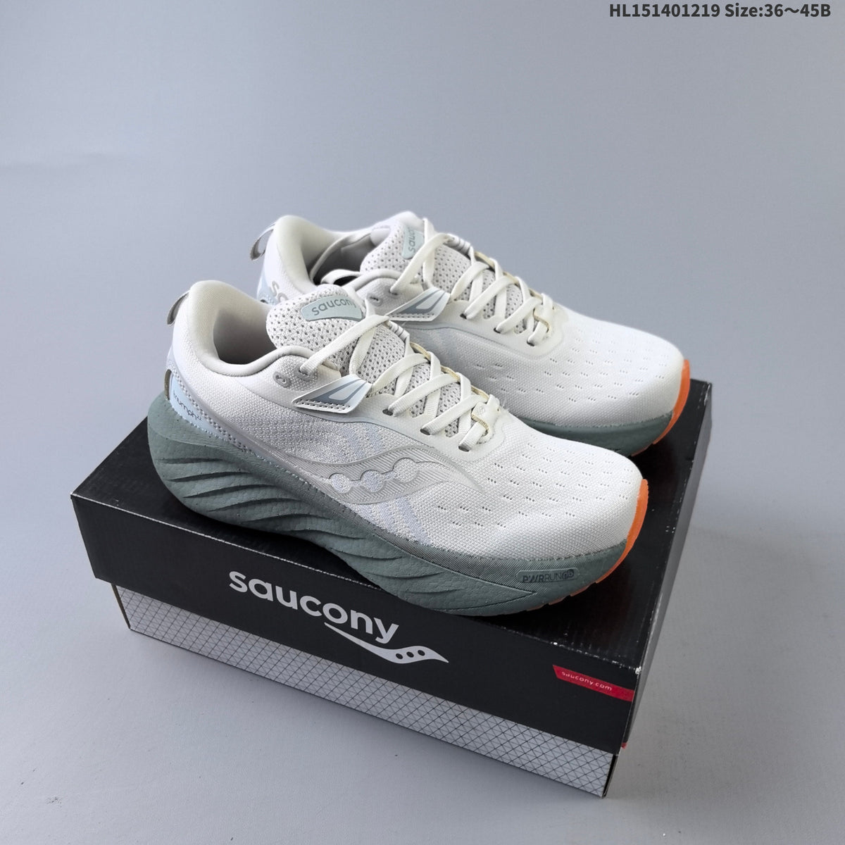 Saucony Triumph 22 Shoes for Running - product image from the listing.