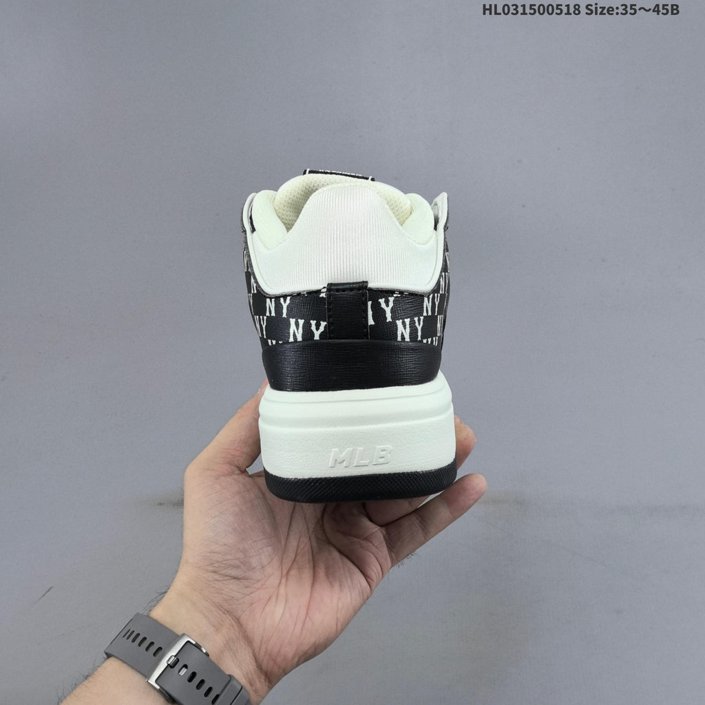 MLB Chunky Liner New York Yankees Low-Cut Sneakers - product image from the listing.