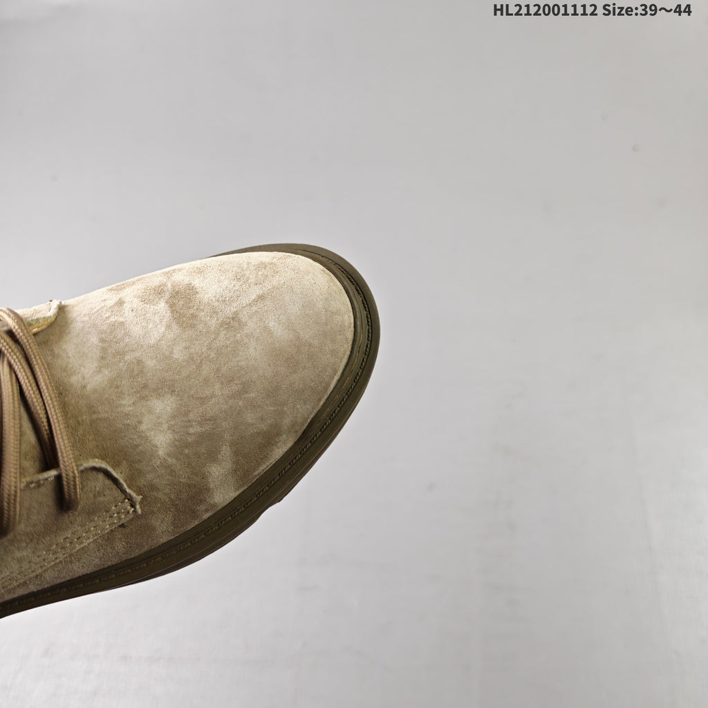 Footwear Beige Lace-Up Chukka Boots by CAT - product image from the listing.