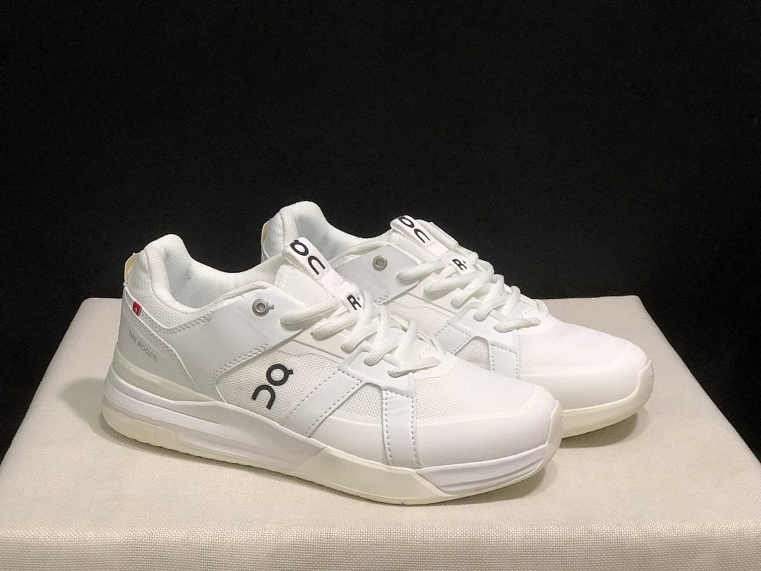 On The Roger Clubhouse Pro Sneakers in White - product image from the listing.