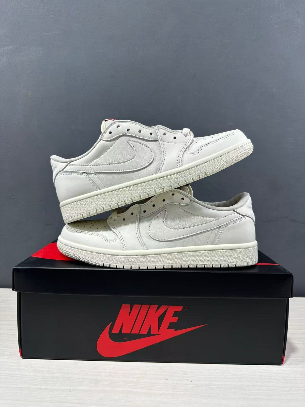 Air Jordan 1 Retro Low OG White HQ6998-100 - product image from the listing.