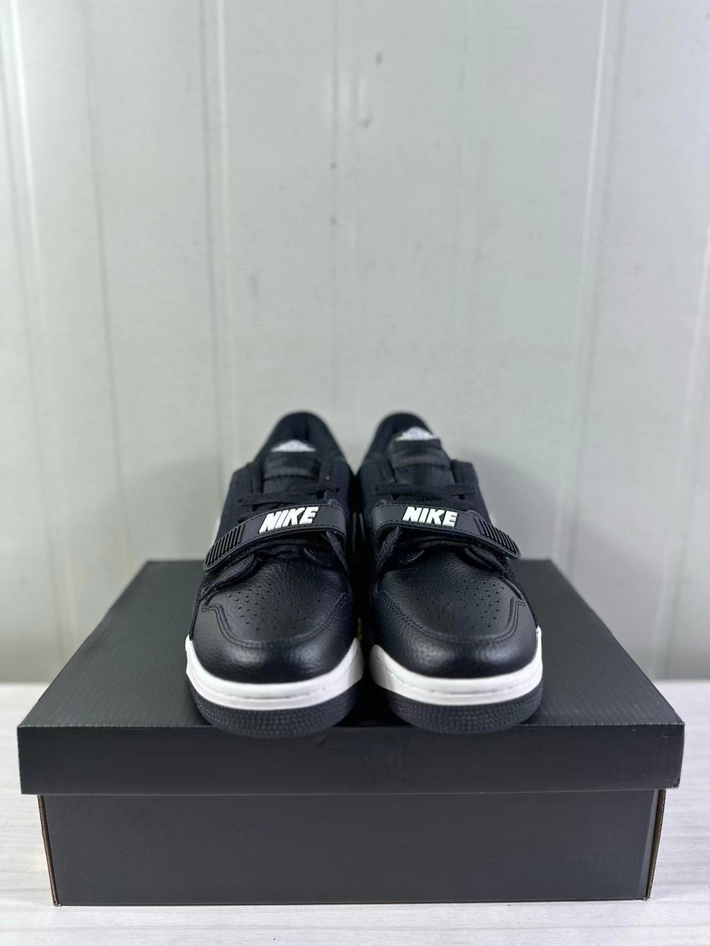 Air Jordan Legacy 312 Low Black White CD7069-001 - product image from the listing.