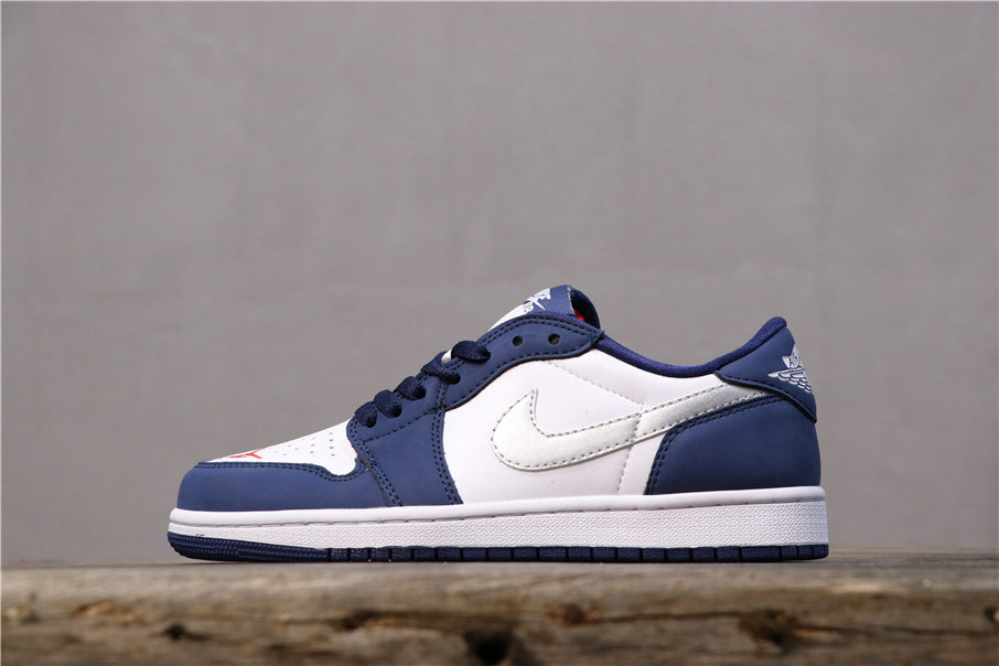 Nike SB x Air Jordan 1 Low in White Blue CJ7891-400 - product image from the listing.