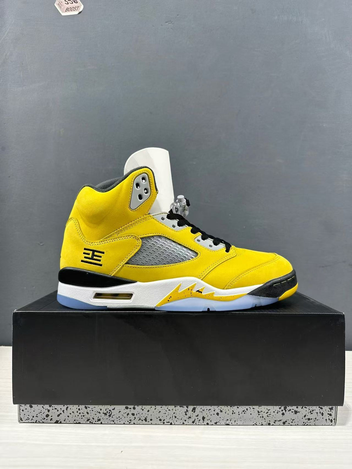 Air Jordan 5 Retro Tokyo Yellow Sneakers IO3372-700 - product image from the listing.