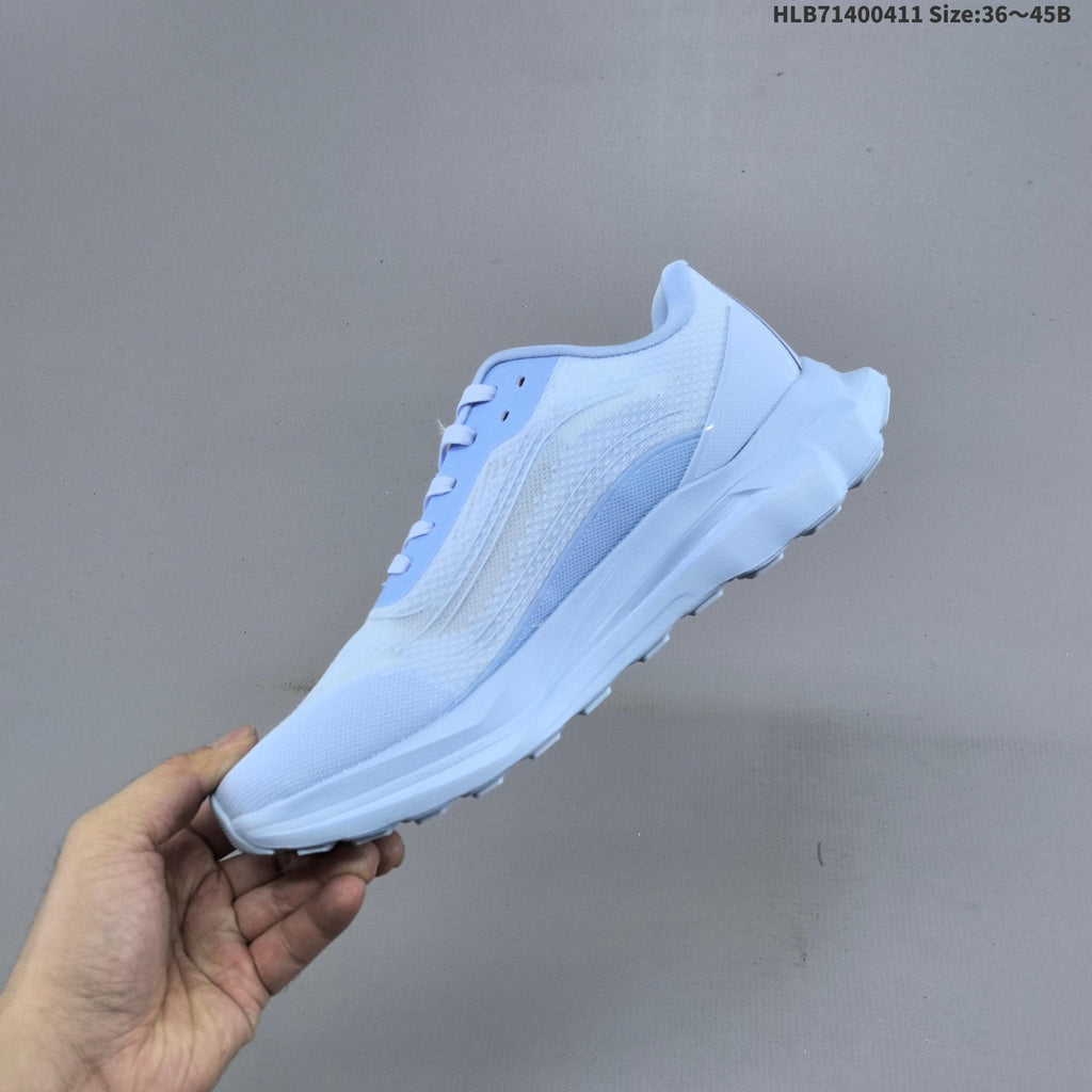 Alo Runner Low-Top Sneakers for Running - product image from the listing.