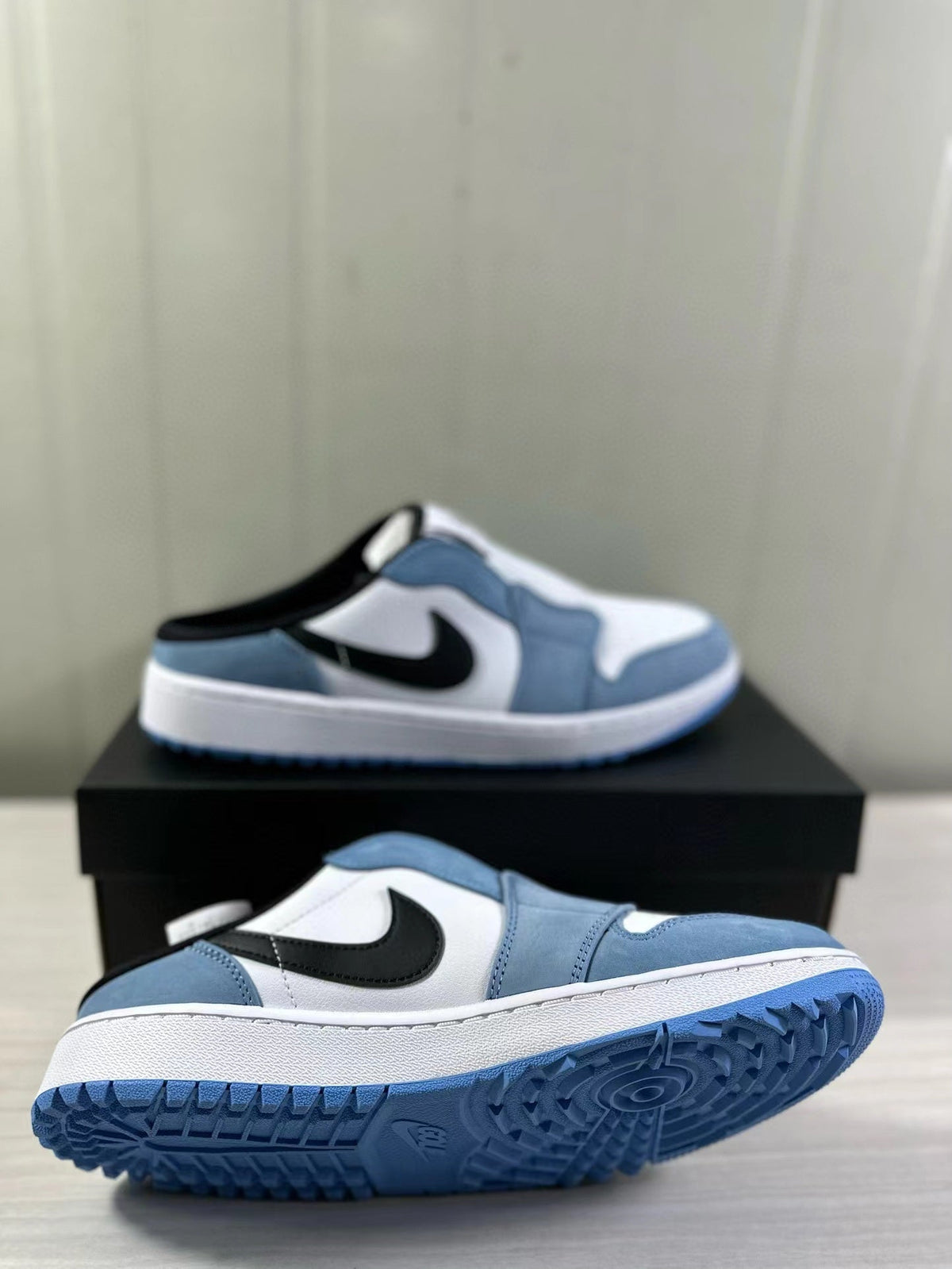 Air Jordan 1 Mule Low Blue White Black FJ1214-400 - product image from the listing.