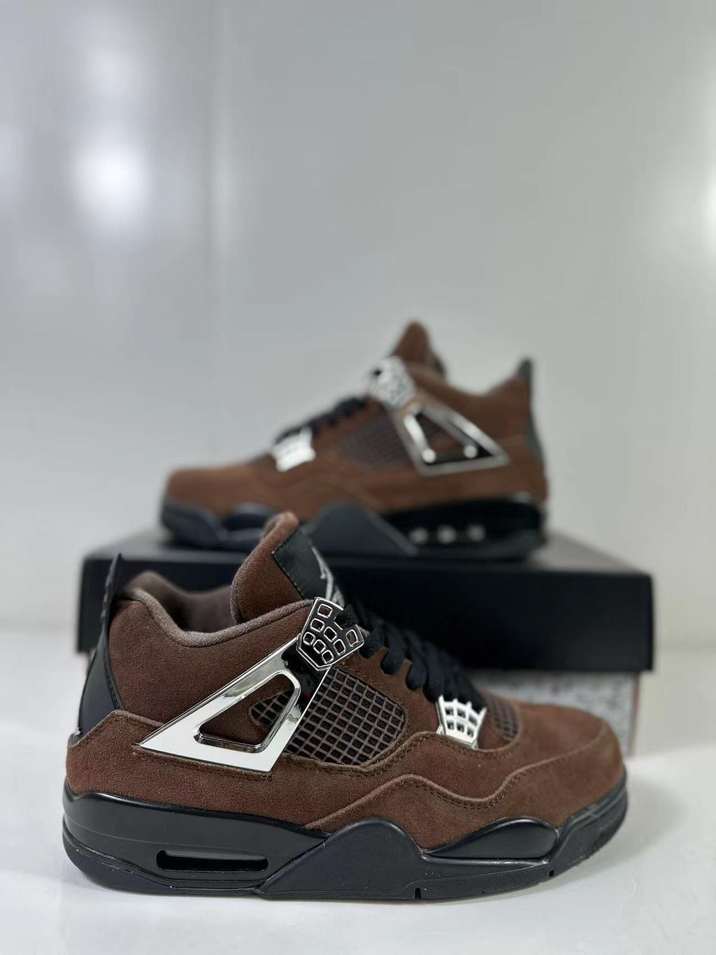Air Jordan 4 Retro Brown Black AQ9129-002 - product image from the listing.
