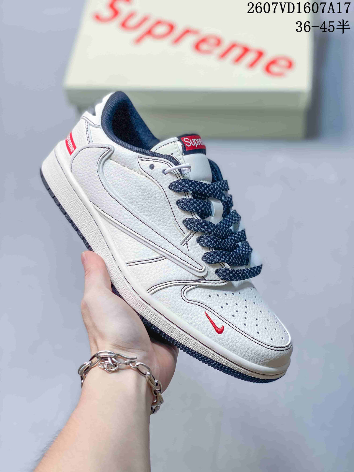Graphic Sneakers White Dark Details - Jordan 1 Low 2607VD1607A17 - product image from the listing.