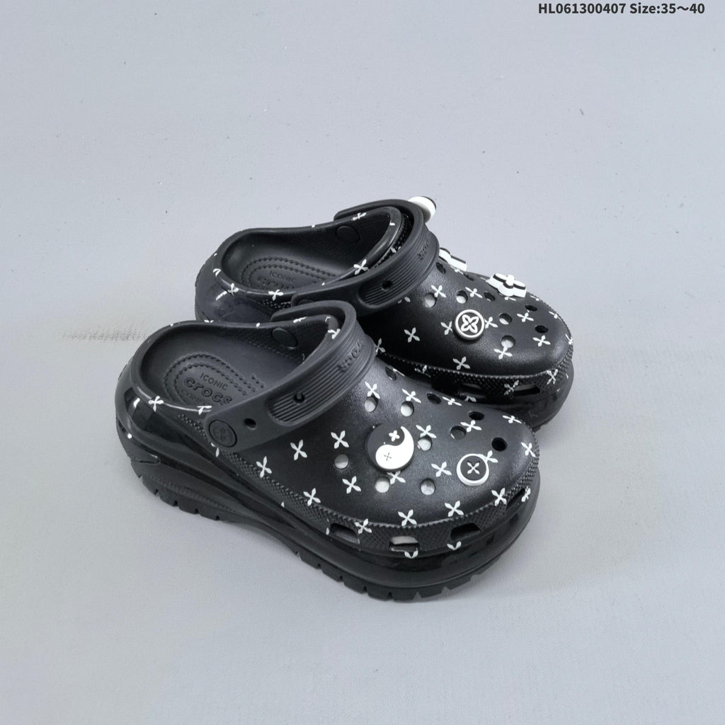 Platform Clogs Black White Print HL061300407 by Crocs - product image from the listing.