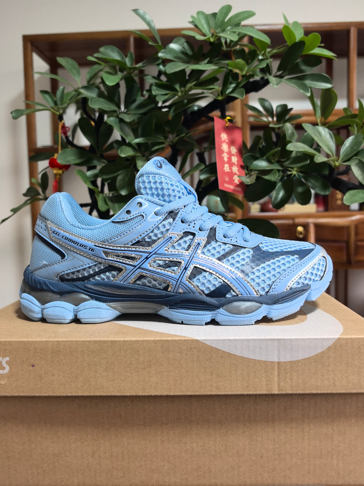 ASICS GEL-Cumulus 16 Sneakers in Sky in Blue - product image from the listing.