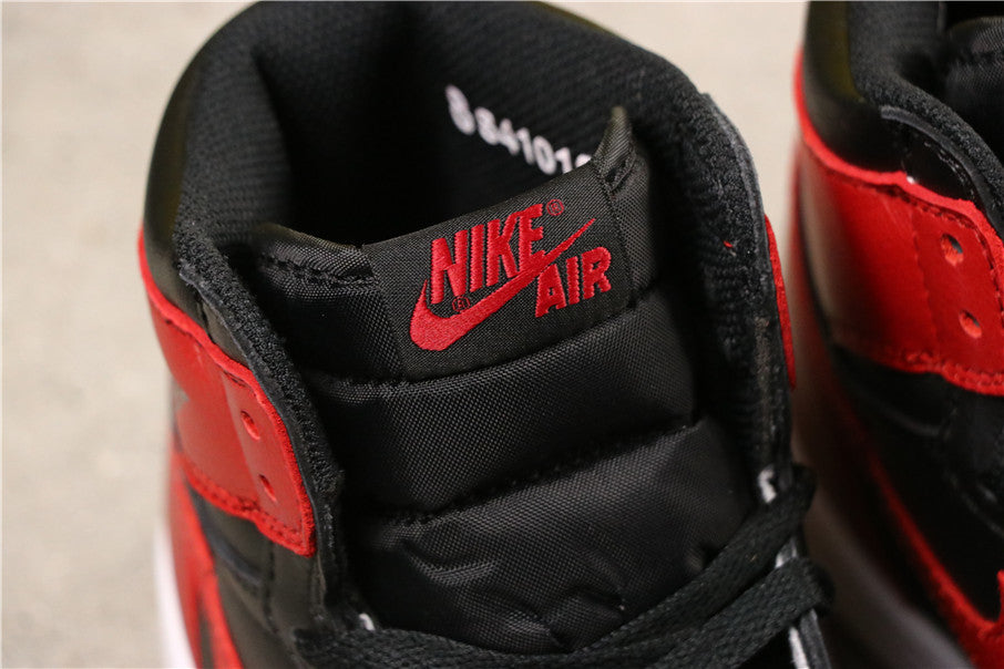 Air Jordan 1 High Banned in Black Red 555088-001 - product image from the listing.