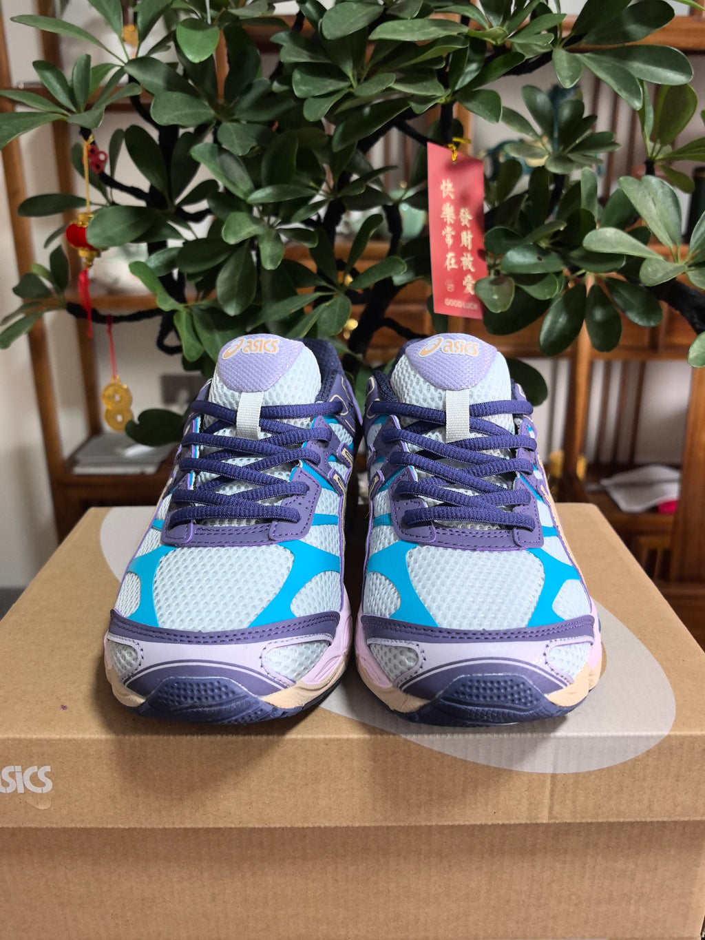 Gray and Purple ASICS GEL-Cumulus 16 Sneakers - product image from the listing.