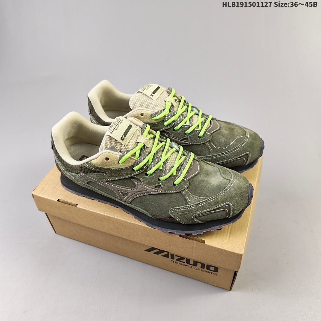 Mizuno Retro Sneakers for Running - product image from the listing.