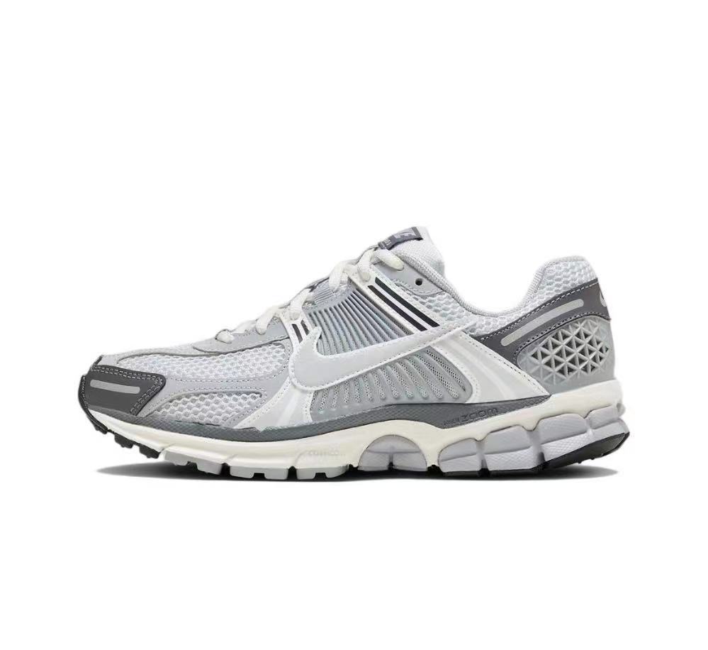 Nike Zoom Vomero 5 Sneakers in White Grey FD9919-001 - product image from the listing.