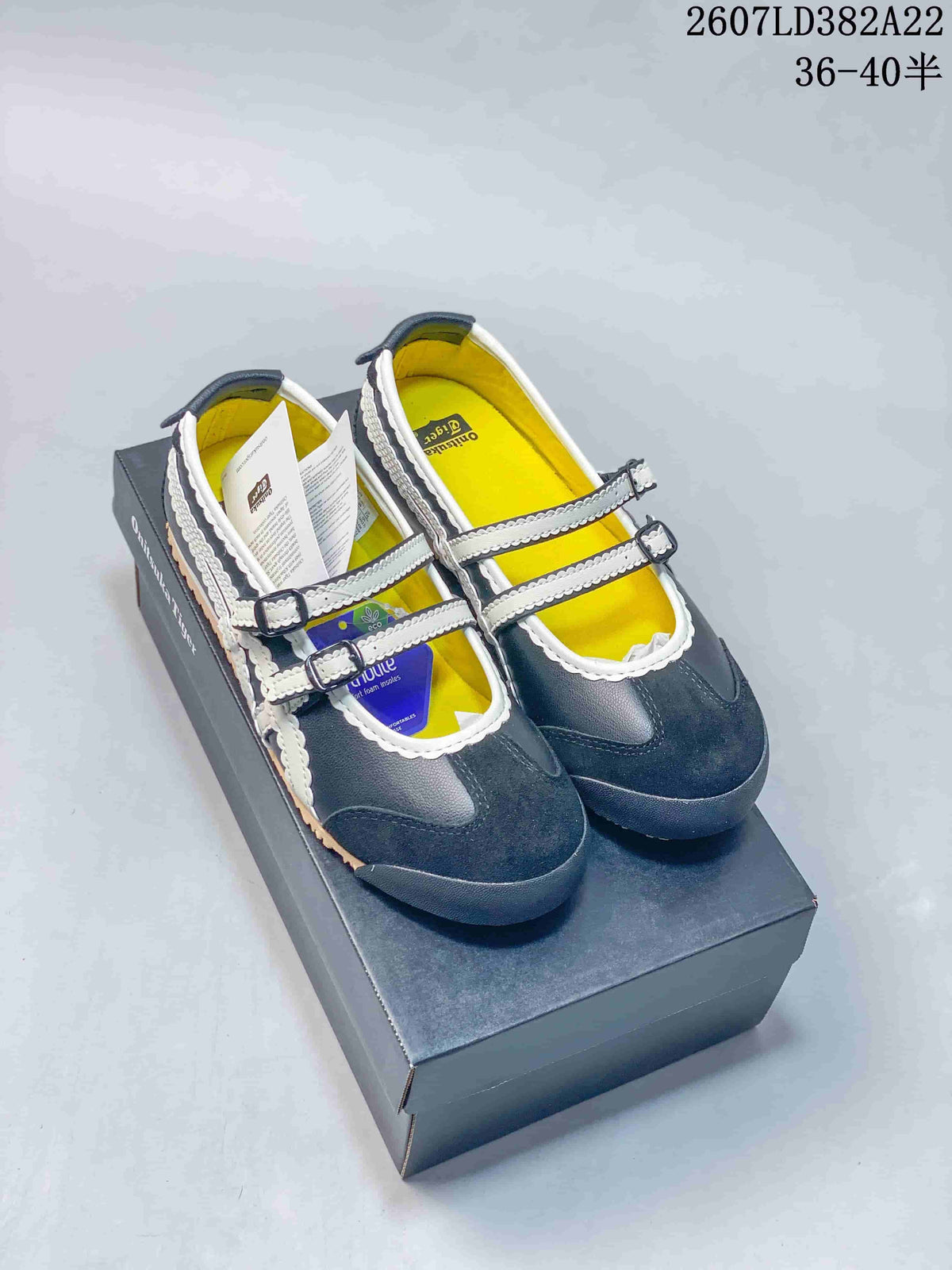 Onitsuka Tiger MEXICO 66 TGRS Low-Cut Shoes - product image from the listing.