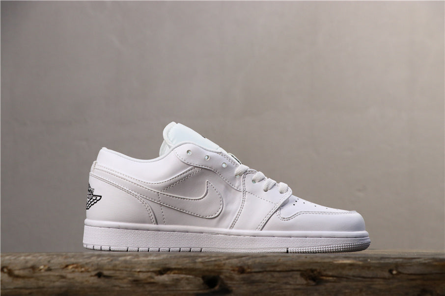 Jordan 1 Low Basketball Sneakers in White 553560-101 - product image from the listing.